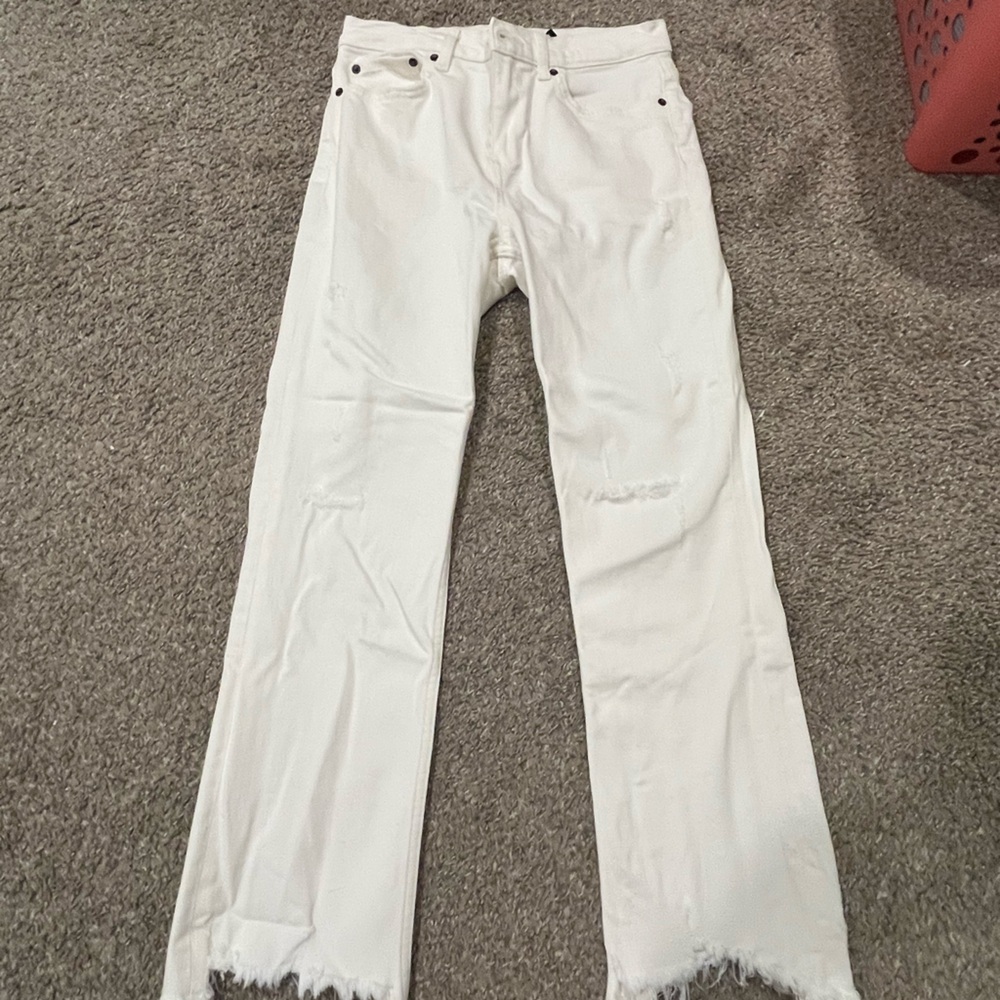 Zara White Ankle Cropped Jeans with Distressing and Straight Leg Design